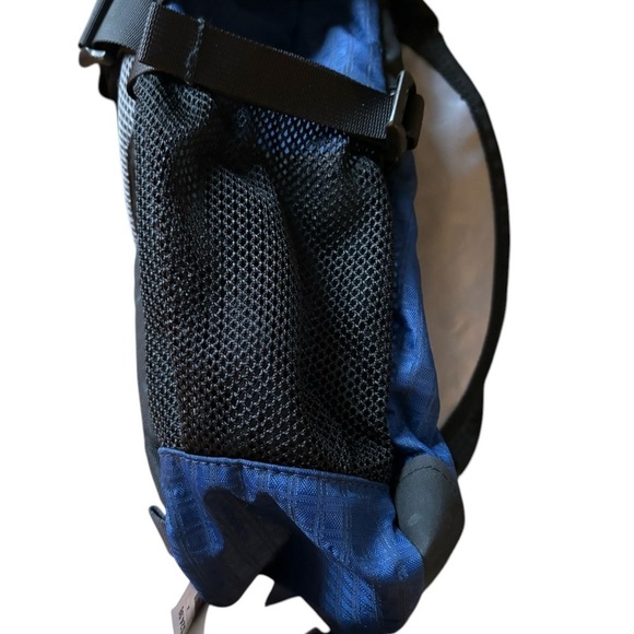 L.L. Bean Men’s Messenger Shoulder Computer Bag Navy Multiple Pockets Flap Close - Picture 5 of 7